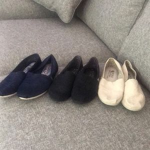 3 PAIRS OF BOBS MEMORY FOAM SLIP ON SHOES. BLACK/NAVY/CREAM. EACH PAIR WORN ONCE